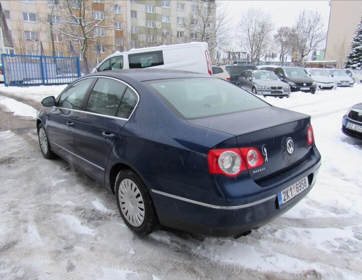 Volkswagen Passat Sedan 2,0 l 103 kw
