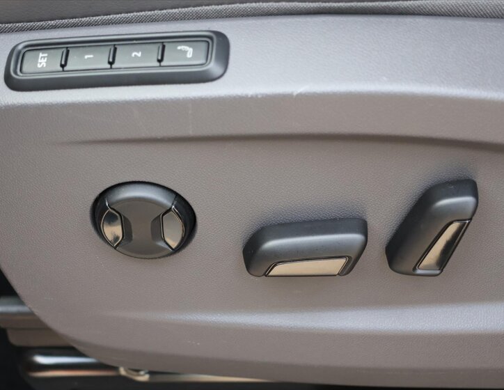 Volkswagen Multivan Kombi 1,4 l 110 kw