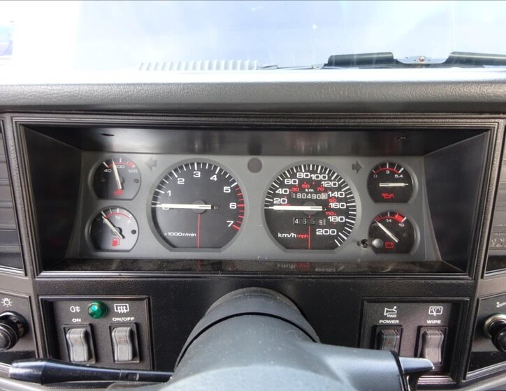 Jeep Cherokee SUV 4,0 l 136 kw