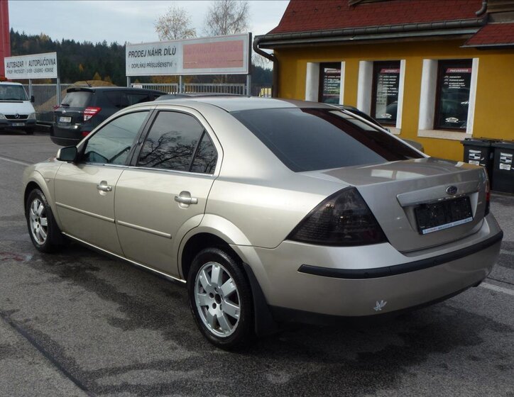 Ford Mondeo Sedan / Limuzína 2,5 l 125 kw