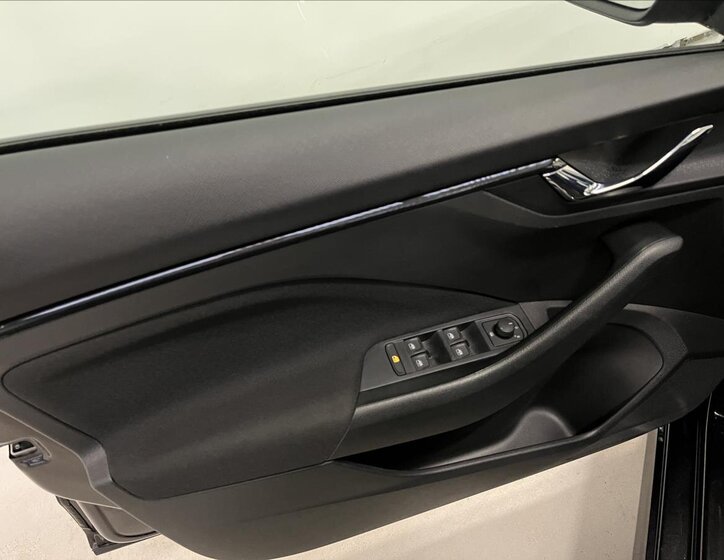 Škoda Kamiq SUV 999,0 85 kw