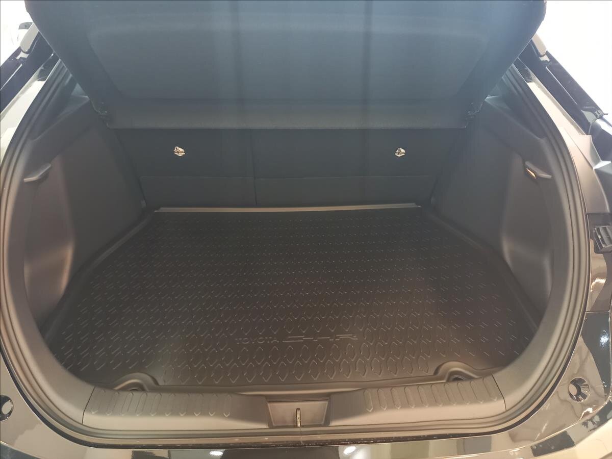 Toyota C-HR SUV 1,8 l 103 kw