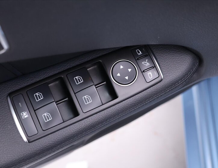 Mercedes-Benz Třídy E 15