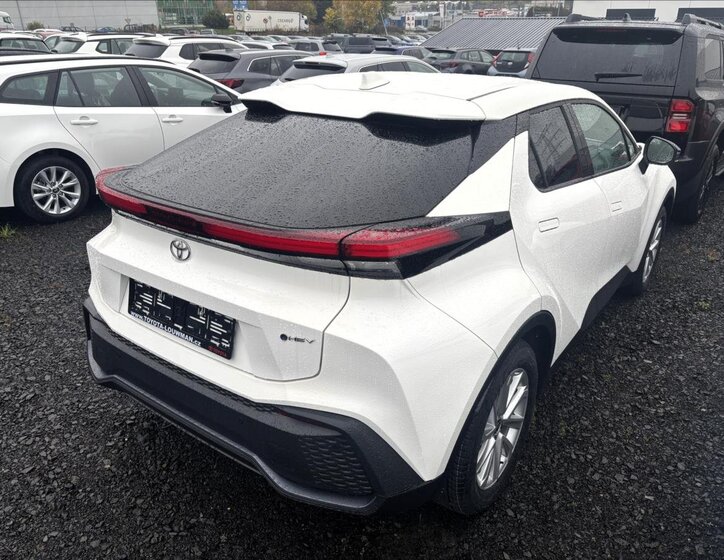 Toyota C-HR 7