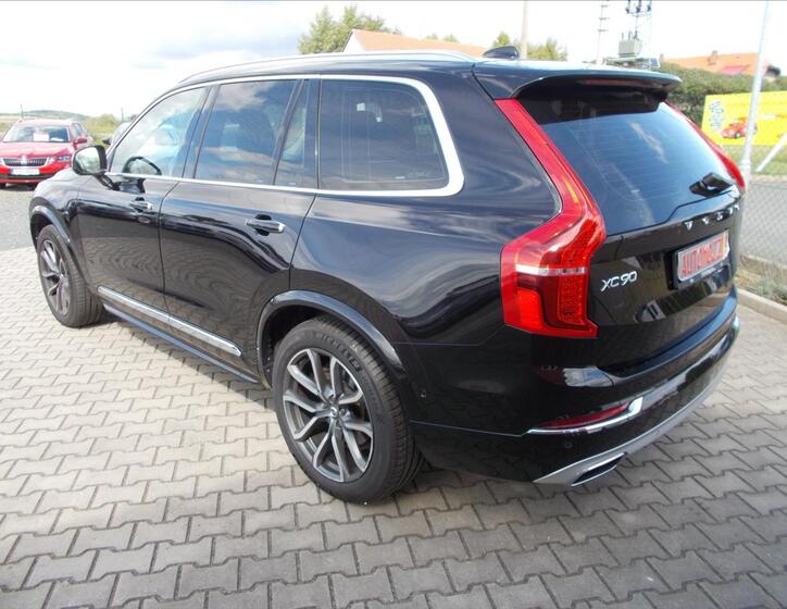 Volvo XC90 11