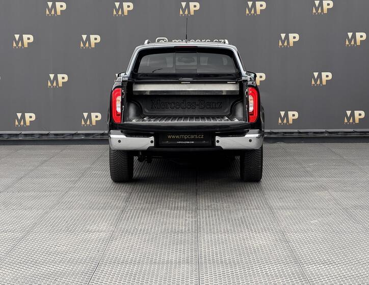 Mercedes-Benz Třídy X 9