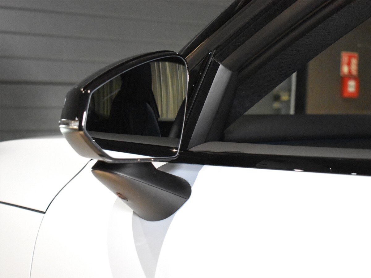 Volvo EX30 SUV / Terénní 0,0 315 kw