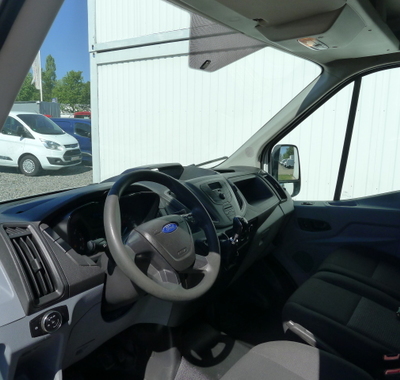 Ford Transit 9