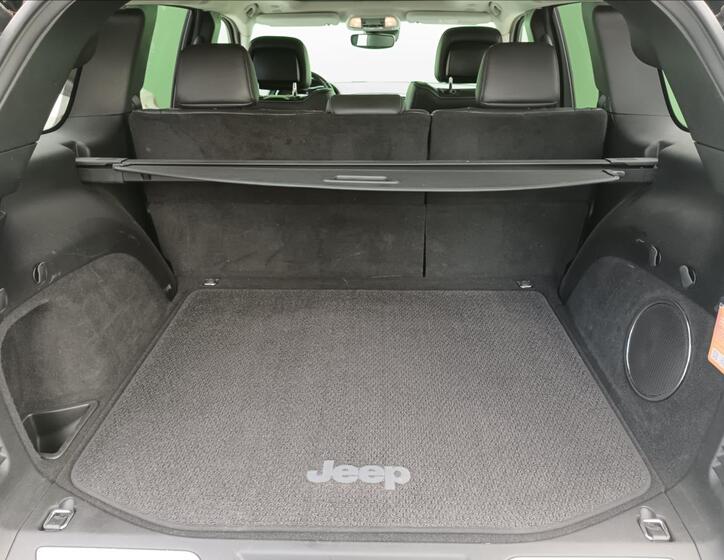 Jeep Grand Cherokee 16