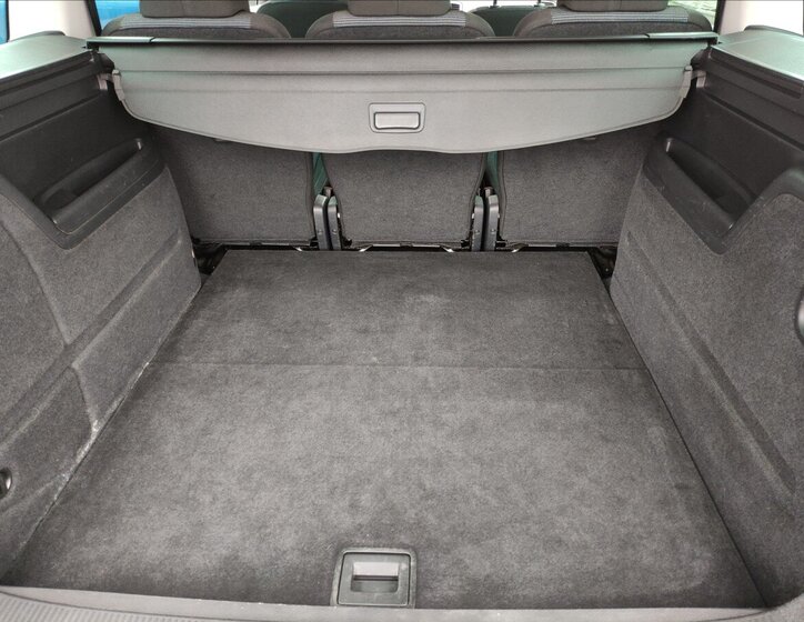 Volkswagen Sharan 19