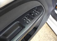 Volkswagen Touran Kombi 1,6 l 77 kw