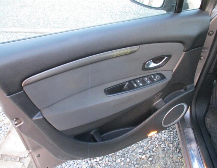 Renault Scénic Kombi 1,5 l 81 kw