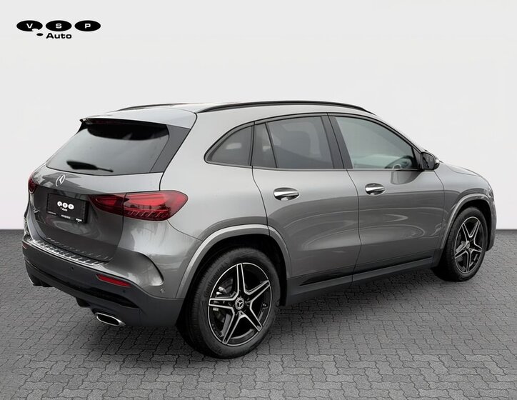Mercedes-Benz GLA 5