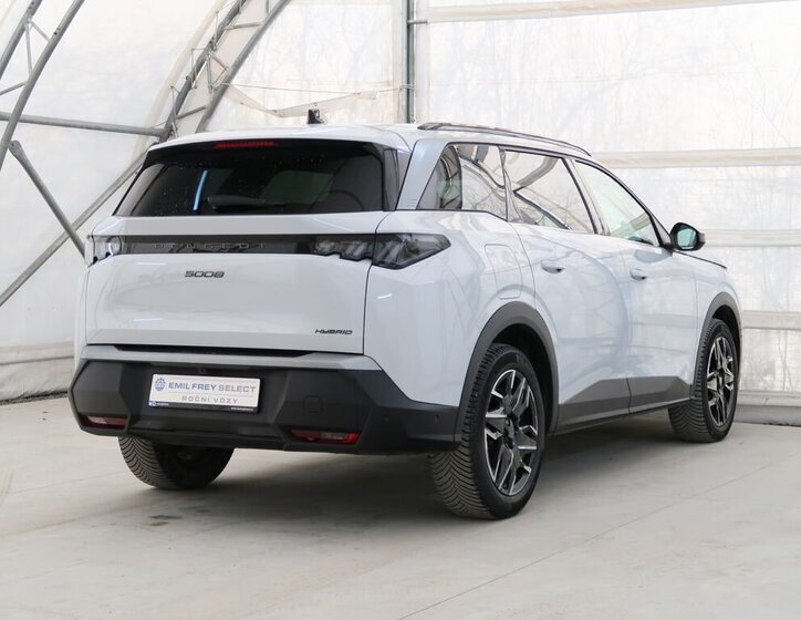 Peugeot 5008 SUV / Terénní 1,2 l 100 kw