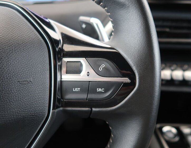 Peugeot 5008 SUV / Terénní 1,5 l 96 kw