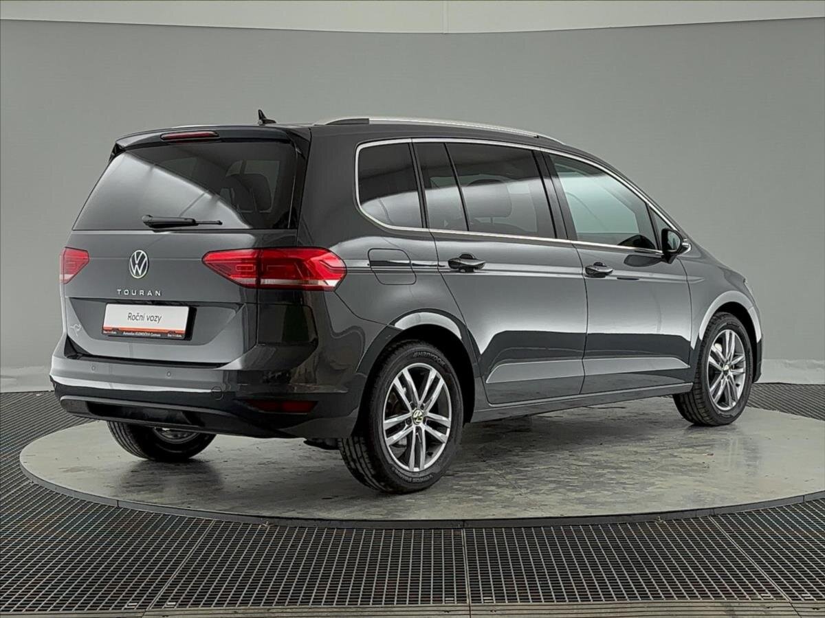 Volkswagen Touran MPV 1,5 l 110 kw