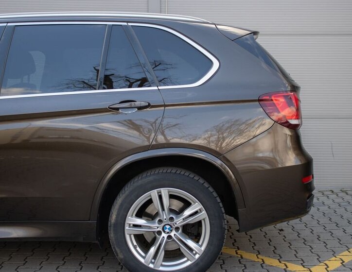 BMW X5 SUV 3,0 l 280 kw