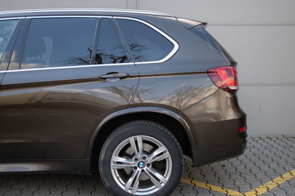 BMW X5 SUV 3,0 l 280 kw