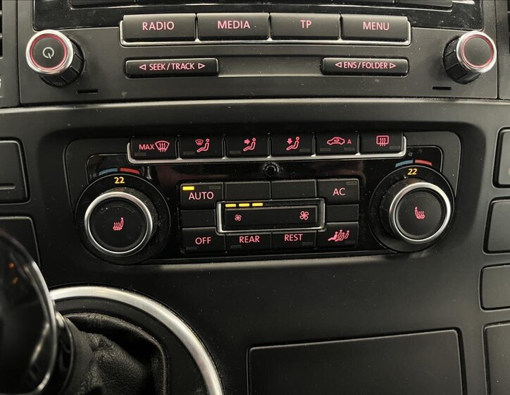 Volkswagen Multivan 12