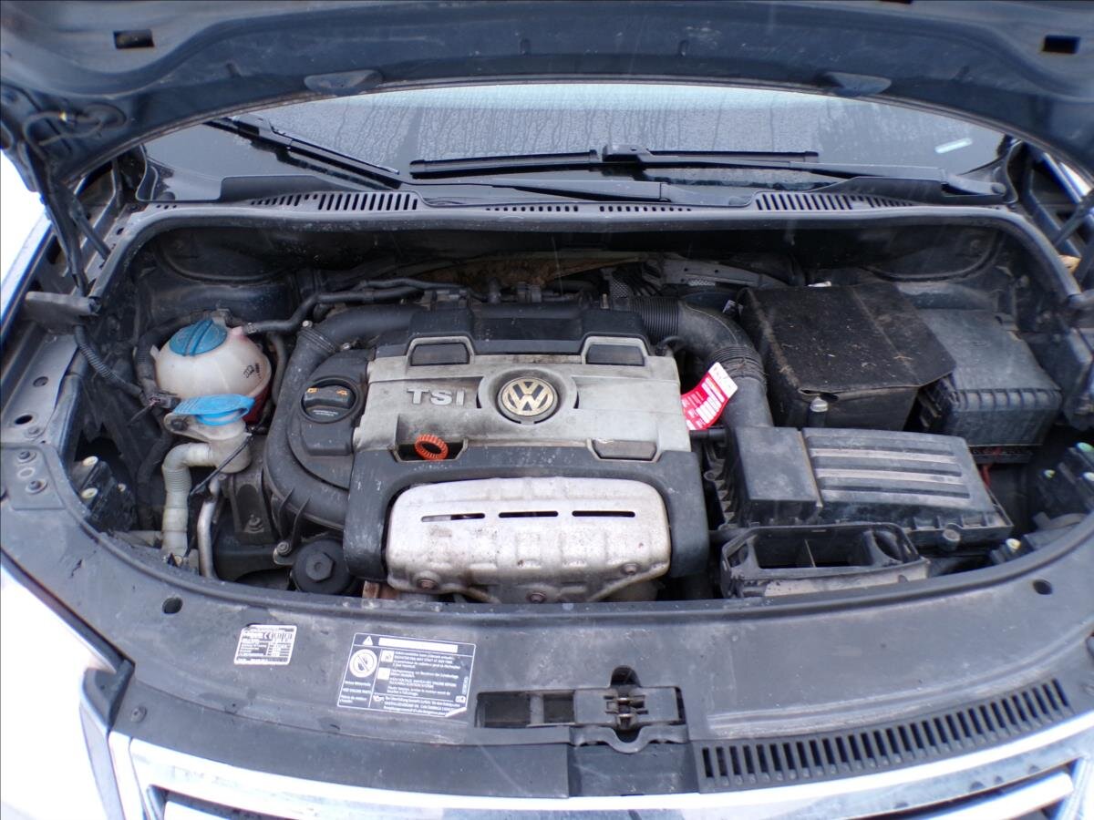 Volkswagen Touran Kombi 1,4 l 103 kw