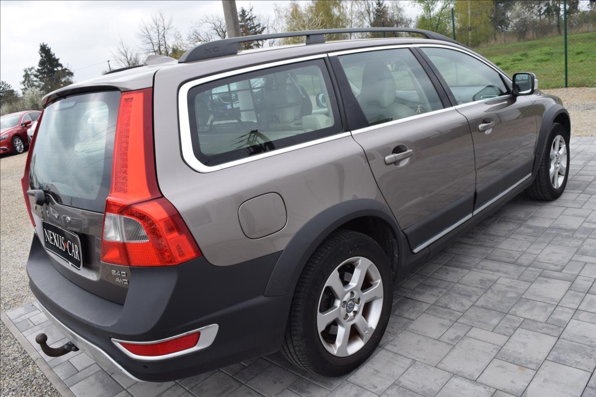 Volvo XC70 Kombi 2,4 l 120 kw