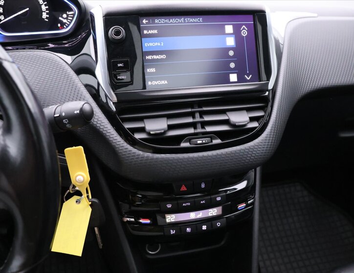 Peugeot 2008 SUV 1,2 l 81 kw