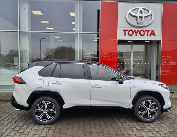 Toyota RAV4 6