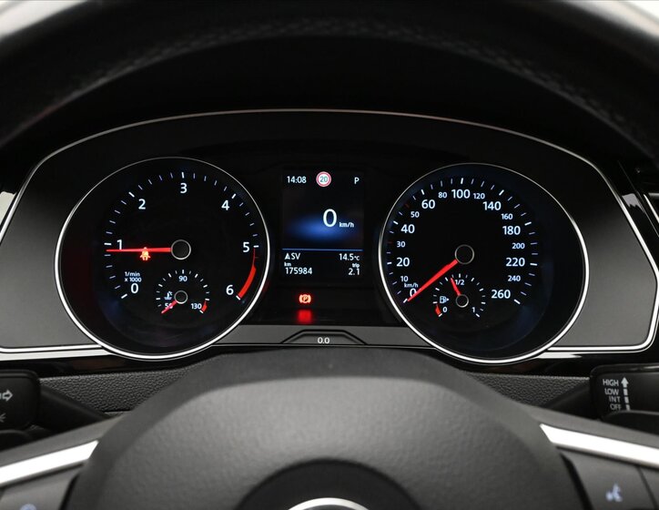 Volkswagen Passat 16