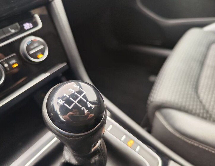 Volkswagen Golf Kombi 1,6 l 77 kw