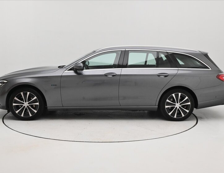 Mercedes-Benz Třídy E 8