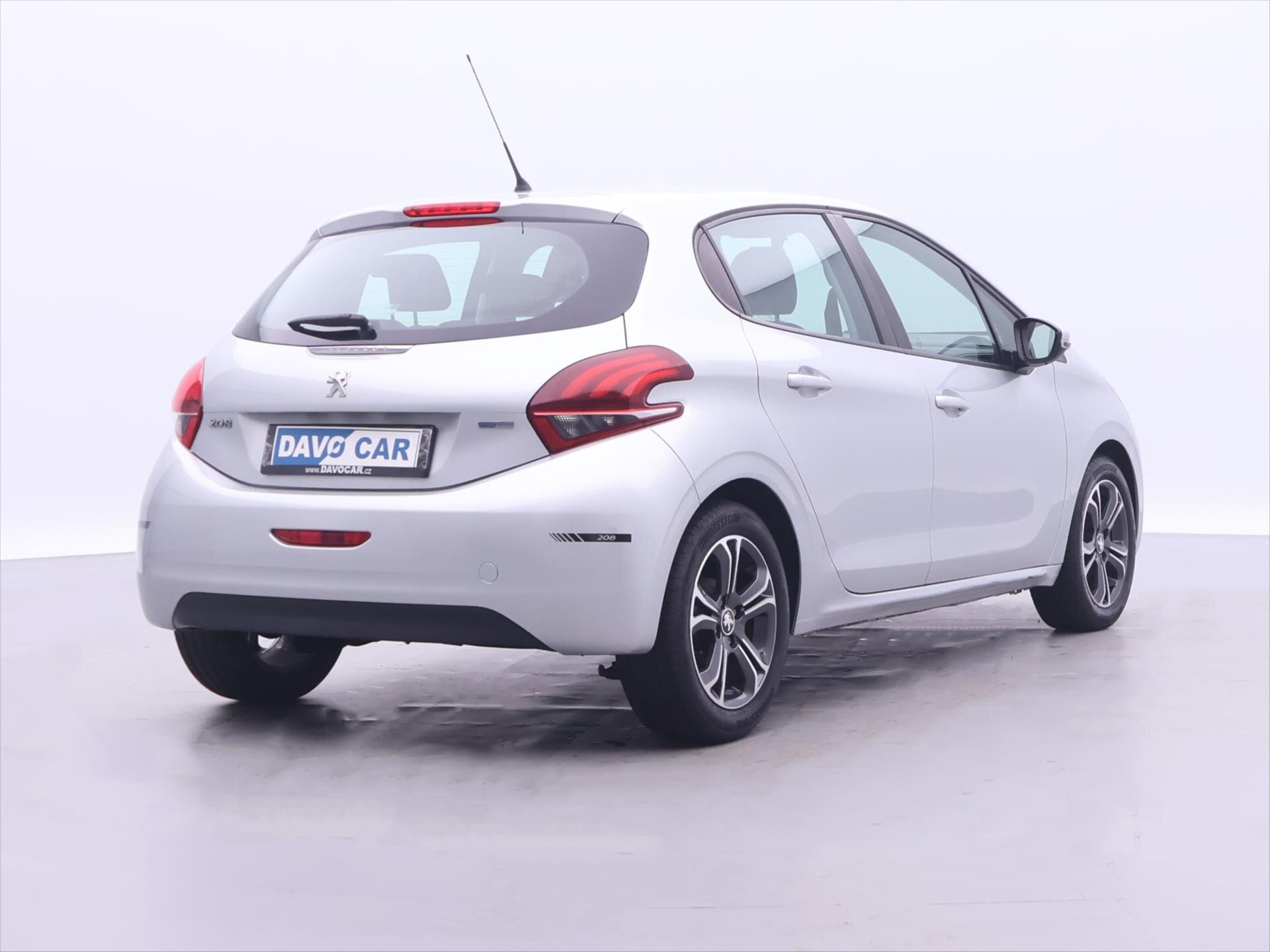 Peugeot 208 Hatchback 1,2 l 60 kw