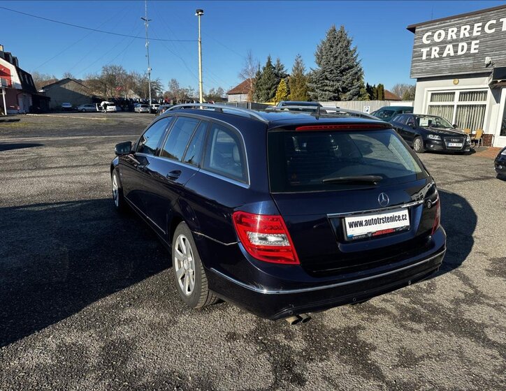 Mercedes-Benz Třídy C Kombi 2,1 l 100 kw