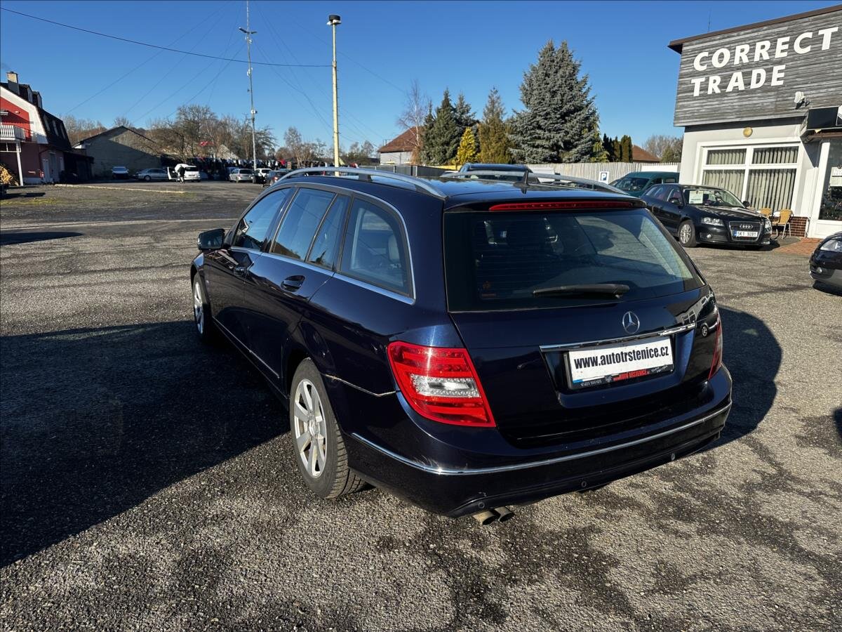 Mercedes-Benz Třídy C Kombi 2,1 l 100 kw