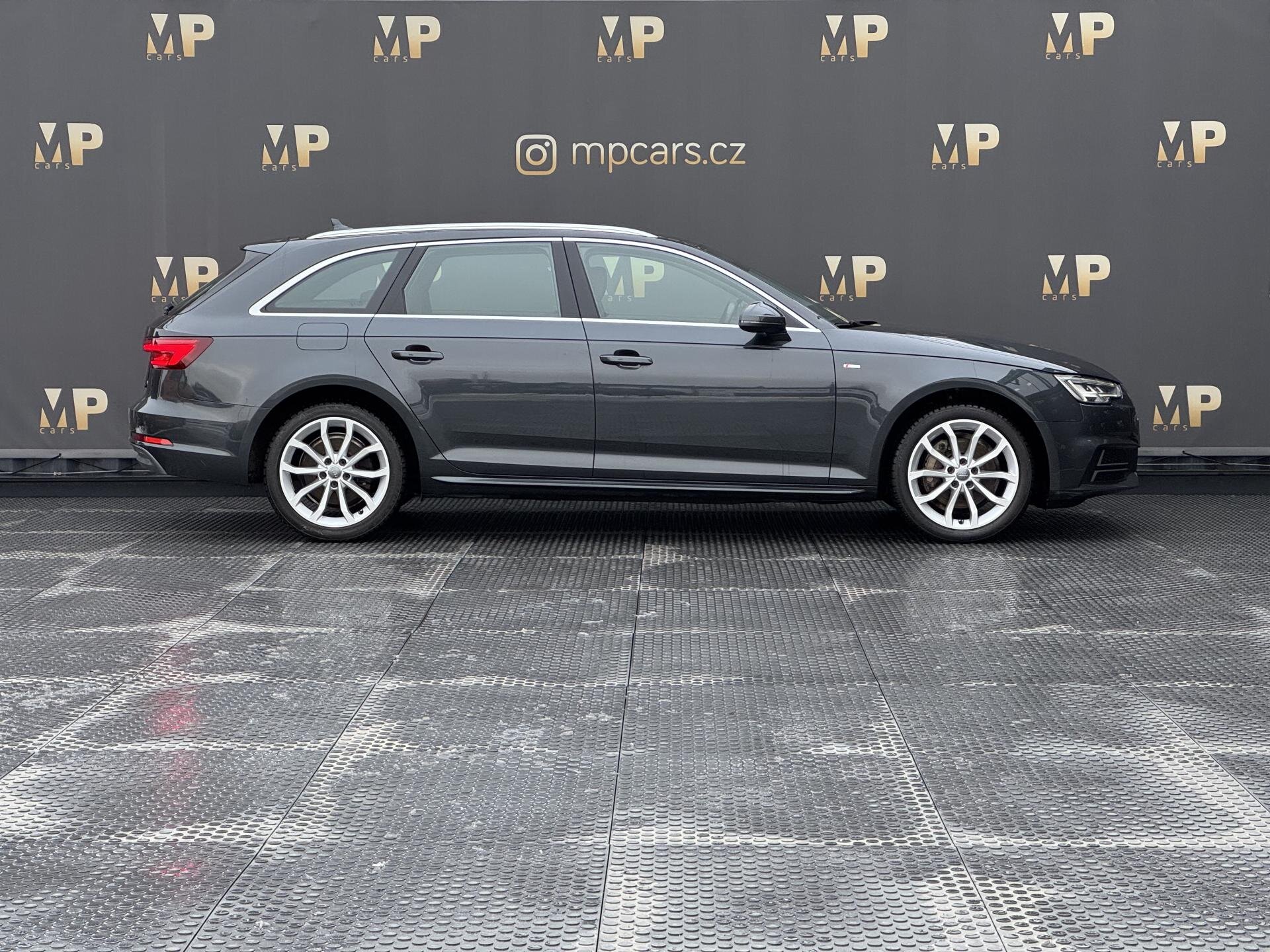 Audi A4 Kombi 2,0 l 140 kw