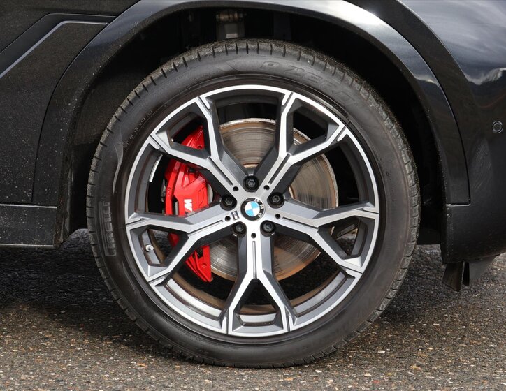 BMW X6 SUV 3,0 l 210 kw