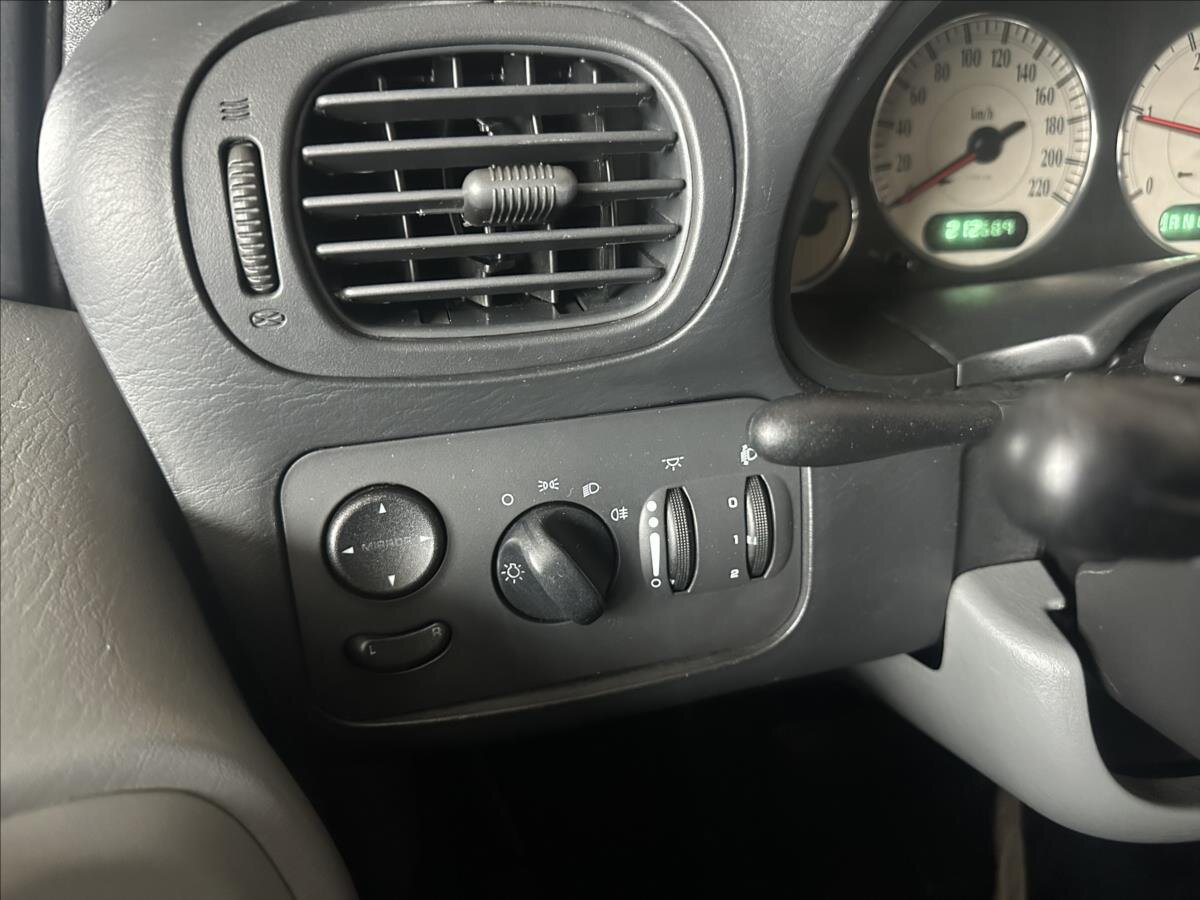 Chrysler Voyager MPV 2,8 l 110 kw