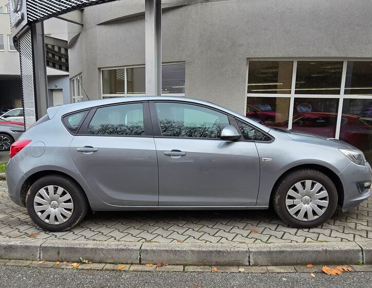 Opel Astra 6