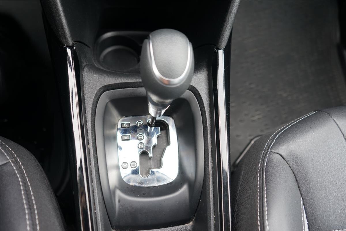 Peugeot 2008 SUV 1,2 l 81 kw