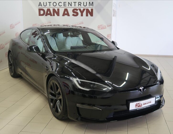 Tesla Model S Hatchback 0,0 493 kw