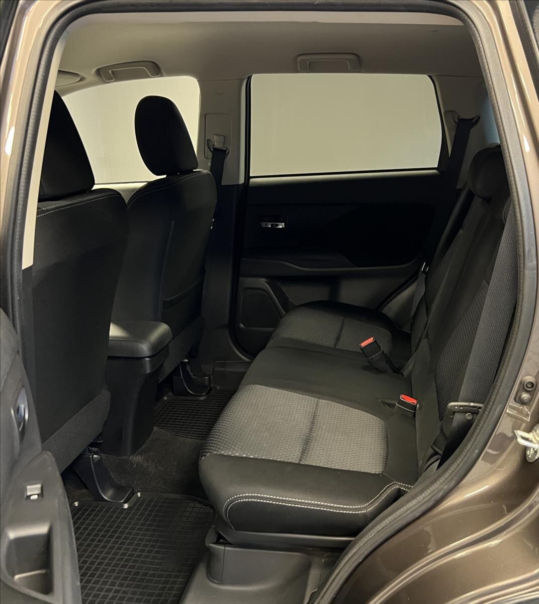 Mitsubishi Outlander SUV 2,3 l 110 kw