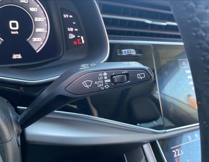 Audi Q8 SUV / Terénní 3,0 l 250 kw