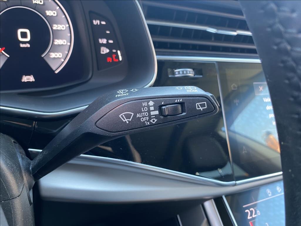 Audi Q8 SUV / Terénní 3,0 l 250 kw