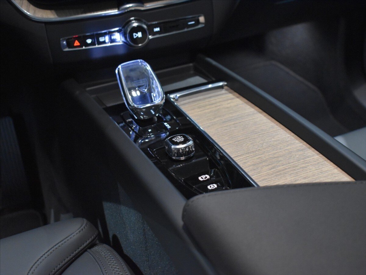 Volvo XC60 SUV / Terénní 2,0 l 184 kw