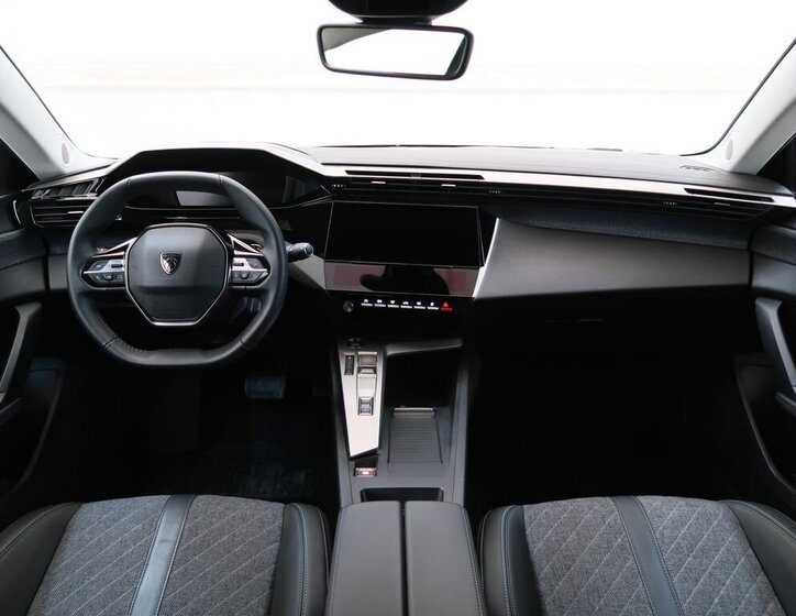 Peugeot 408 Liftback 1,2 l 96 kw