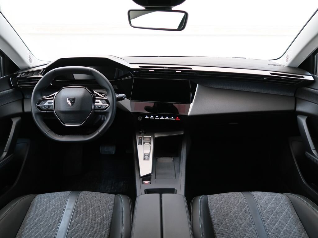 Peugeot 408 Liftback 1,2 l 96 kw