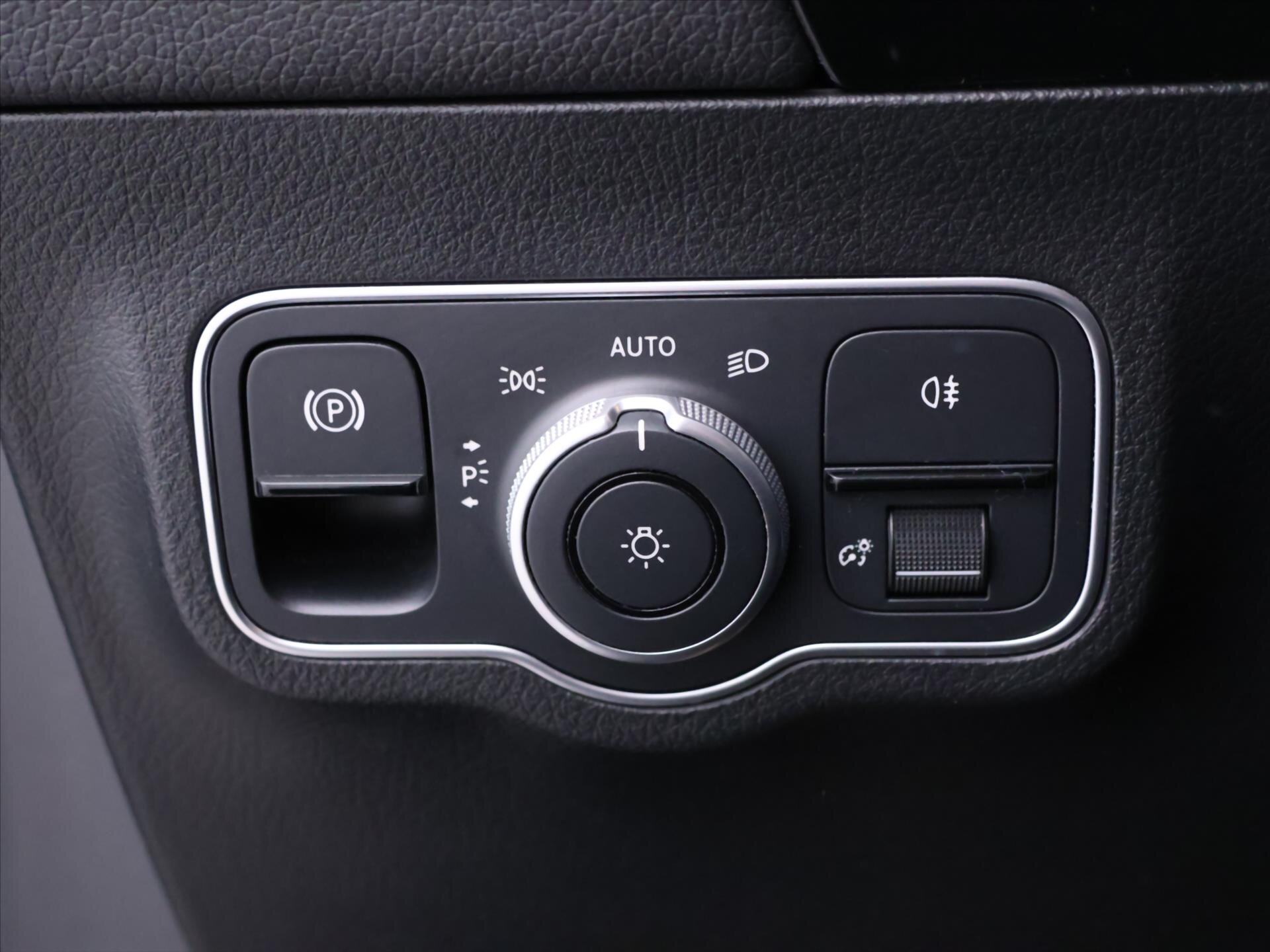 Mercedes-Benz GLA SUV / Terénní 2,0 l 165 kw