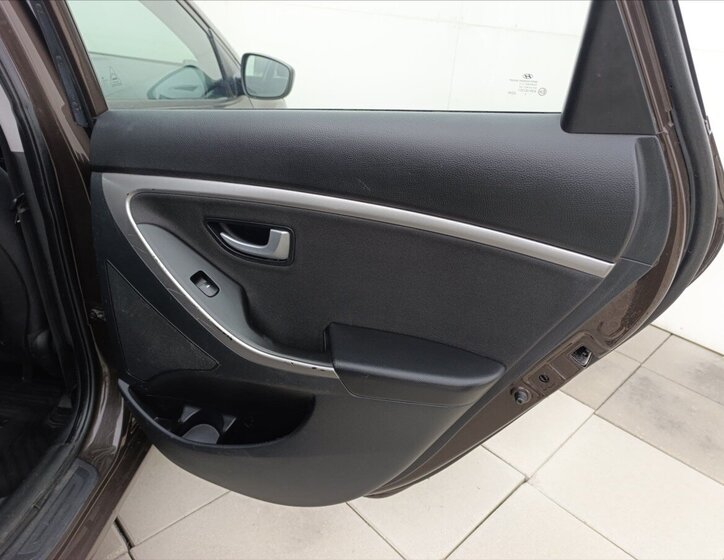 Hyundai i30 Kombi 1,6 l 99 kw