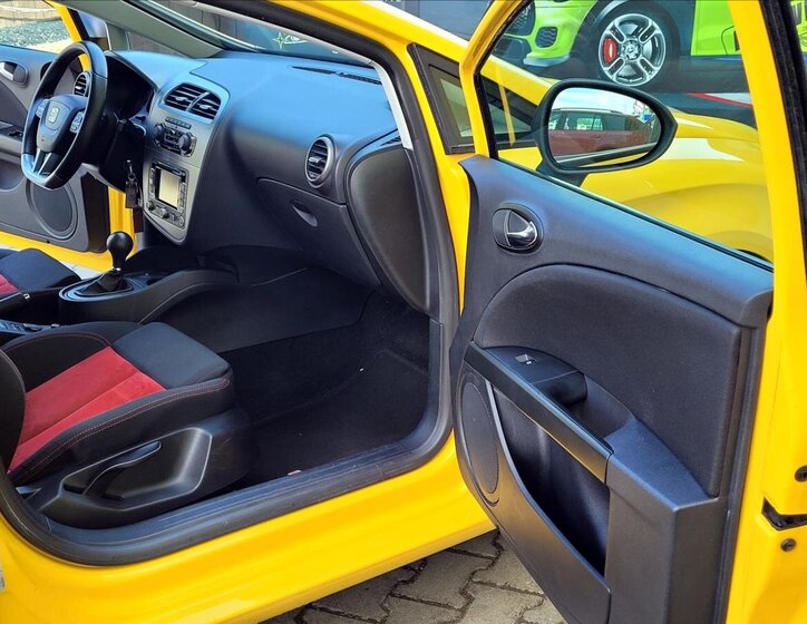 Seat Leon Hatchback 2,0 l 185 kw