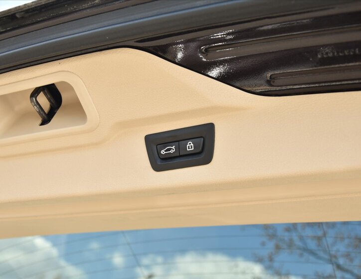 BMW X5 SUV / Terénní 3,0 l 230 kw