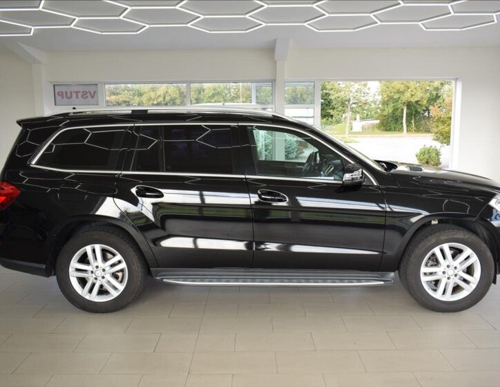 Mercedes-Benz GL SUV 3,0 l 190 kw